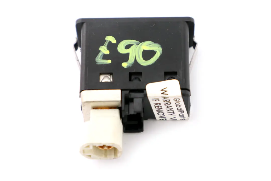 USB AUX In Presa Porta Spina per BMW E60 E61 E81 E87 E90 E91 con numero di parte 9138402 BMW E60 E61 E81 E87 E90 E91 USB AUX In Presa Porta Spina - SKU 9129651 - Numero di parte 9138402