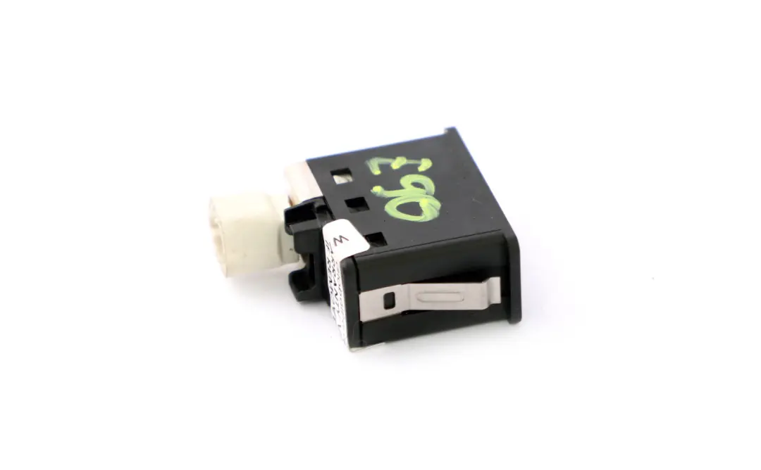 BMW E60 E61 E81 E87 E90 E91 USB/AUX-IN Anschluss Buchse - SKU 9129651 - Teilenummer 9138402