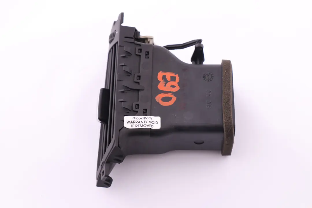 Wlot Powietrza Kratka Nawiewu Lewa do BMW E90 E91 E92 E93 o numerze 9130465 BMW E90 E91 E92 E93 Wlot Powietrza Kratka Nawiewu Lewa - SKU 9130465 - Numer Części 9130465