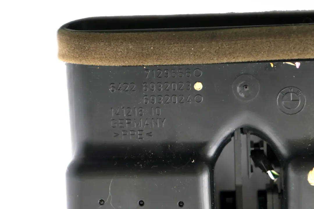 Luftausströmer Lüftungsdüse Luftdüse Frischluftgrill Hinten Grau für BMW E92 E93 mit Teilenummer 9131842 BMW E92 E93 Luftausströmer Lüftungsdüse Luftdüse Frischluftgrill Hinten Grau - SKU 9131842 - Teilenummer 9131842