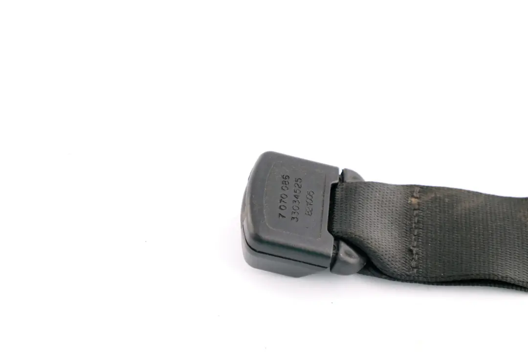 Centre Lower Belt Clasp Buckle 7070086 to BMW 5 Series E60 E60N Rear with Part number 72119132809 BMW 5 Series E60 E60N Rear Centre Lower Belt Clasp Buckle 7070086 - SKU 9132809 - Part number 72119132809