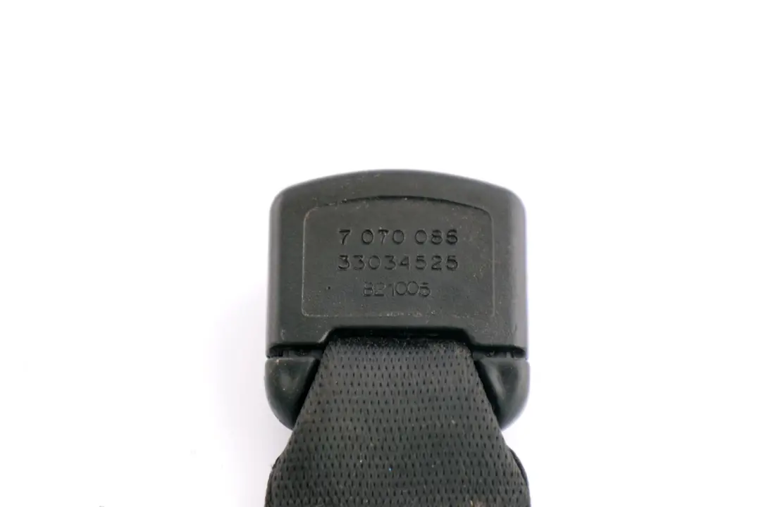 Fibbia posteriore centrale inferiore della cintura 7070086 per BMW E60 E60N con numero di parte 72119132809 BMW E60 E60N Fibbia posteriore centrale inferiore della cintura 7070086 - SKU 9132809 - Numero di parte 72119132809