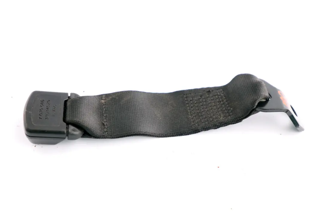 BMW E60 E60N Hintere Mitte untere Gurtschließe 7070086 - SKU 9132809 - Teilenummer 72119132809