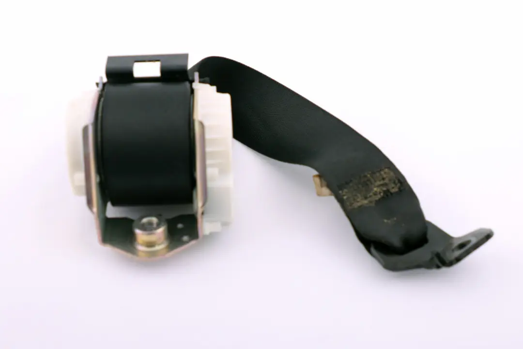 Upper Seat Belt Rear Centre Black to BMW 5 Series E60 LCI with Part number 9132818 BMW 5 Series E60 LCI Upper Seat Belt Rear Centre Black - SKU 9132818 - Part number 9132818