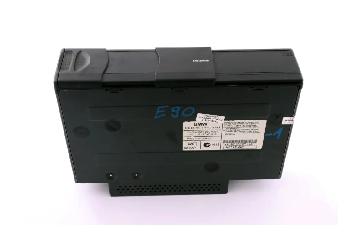 Changer Senza Rivista per BMW E81 E87 E90 E91 E92 - 6 Disco CD con numero di parte 9133083 BMW E81 E87 E90 E91 E92 - 6 Disco CD Changer Senza Rivista - SKU 9133083-1 - Numero di parte 9133083