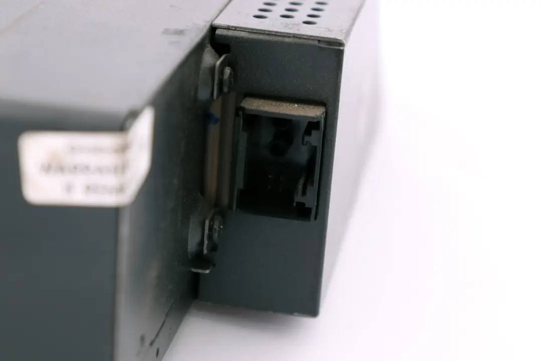 Disque Chargeur De CD Sans Magazine pour BMW E81 E87 E90 E91 E92 - 6 à propos du numéro de pièce 9133083 BMW E81 E87 E90 E91 E92 - 6 Disque Chargeur De CD Sans Magazine - SKU 9133083-1 - Numéro de pièce 9133083