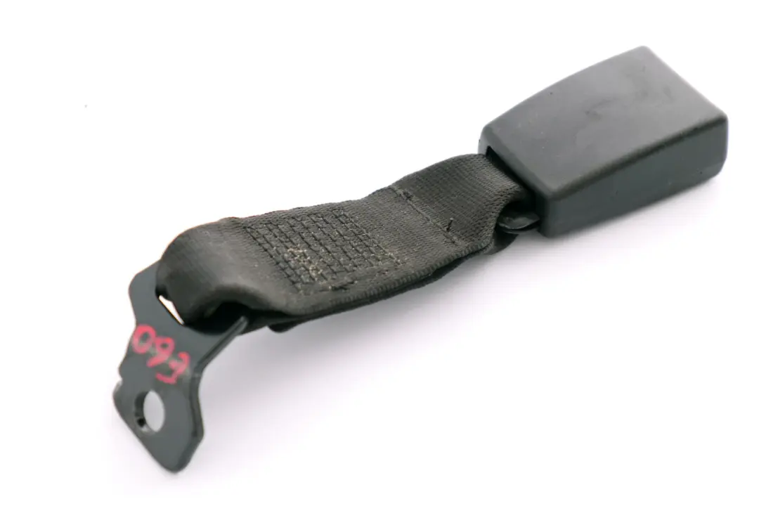 Zaczep Pasa Pas Środkowy Tylny Tył do BMW E60 E61 o numerze 9133665 BMW E60 E61 Zaczep Pasa Pas Środkowy Tylny Tył - SKU 9133665 - Numer Części 9133665