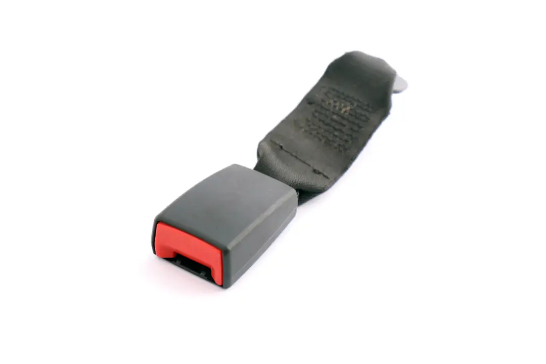 Zaczep Pasa Pas Środkowy Tylny Tył do BMW E60 E61 o numerze 9133665 BMW E60 E61 Zaczep Pasa Pas Środkowy Tylny Tył - SKU 9133665 - Numer Części 9133665