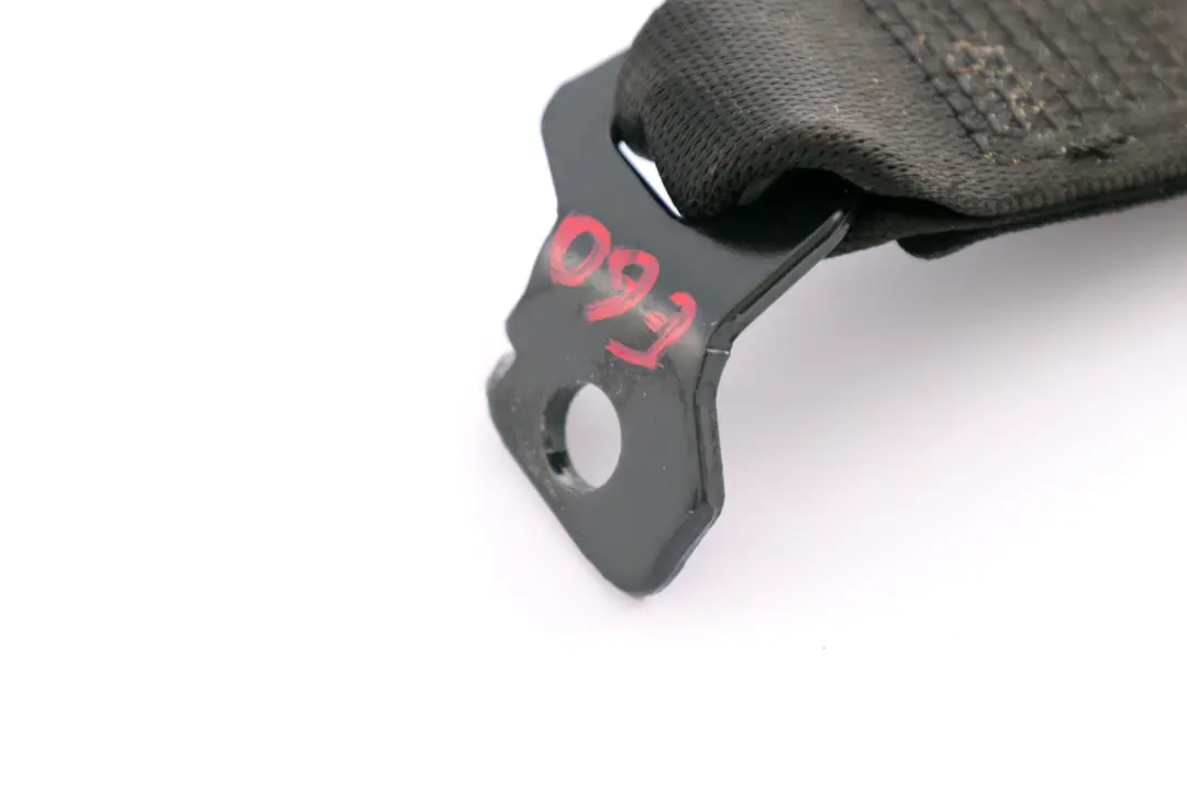 Lower Belt Rear Centre Buckle 7059774 to BMW 5 Series E60 E60N E61 E61N LCI with Part number 9133665 BMW 5 Series E60 E60N E61 E61N LCI Lower Belt Rear Centre Buckle 7059774 - SKU 9133665 - Part number 9133665