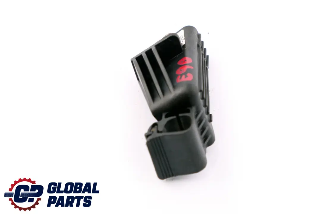 Soporte Tubo Presion Aire Acondicionado A/C para BMW E81 E87N E90 E91 LCI con número de pieza 9135234 BMW E81 E87N E90 E91 LCI Soporte Tubo Presion Aire Acondicionado A/C - SKU 9135234 - Número de pieza 9135234