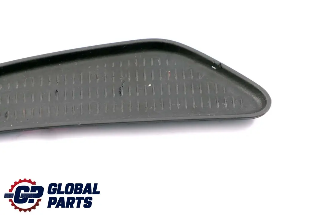 Tappetino di inserimento in gomma vano portaoggetti montante C destro per BMW X6 E71 con numero di parte 9129170 BMW X6 E71 Tappetino di inserimento in gomma vano portaoggetti montante C destro - SKU 9136032 - Numero di parte 9129170