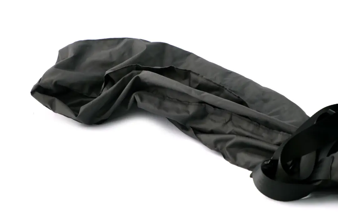 Embellecedor Bolsa Transporte Negro Trasero para BMW E88 con número de pieza 9138013 BMW E88 Embellecedor Bolsa Transporte Negro Trasero - SKU 9138013 - Número de pieza 9138013