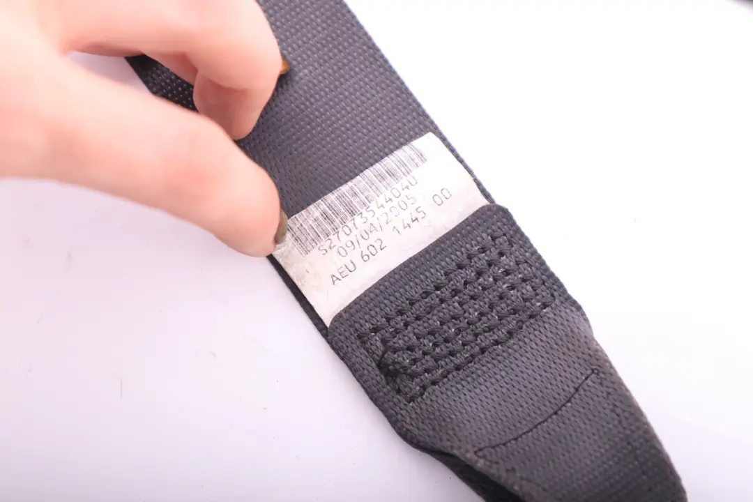 Ceinture de securite superieure du siege avant droit Gris Basalte pour BMW E63 à propos du numéro de pièce 9138266 BMW E63 Ceinture de securite superieure du siege avant droit Gris Basalte - SKU 9138266 - Numéro de pièce 9138266