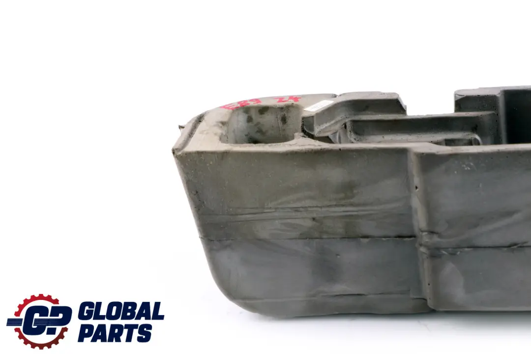 Aufnahme Stützabdeckung Dachpumpenmotor für BMW Z4 er E89 Roadster Cabrio mit Teilenummer 9139043 BMW Z4 er E89 Roadster Cabrio Aufnahme Stützabdeckung Dachpumpenmotor - SKU 9139043 - Teilenummer 9139043