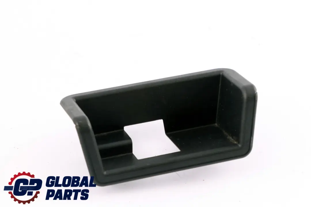 Montaje Tapa Recorte Localizador Derecho para BMW Z4 E89 Cabrio Roadster con número de pieza 9140792 BMW Z4 E89 Cabrio Roadster Montaje Tapa Recorte Localizador Derecho - SKU 9140792 - Número de pieza 9140792