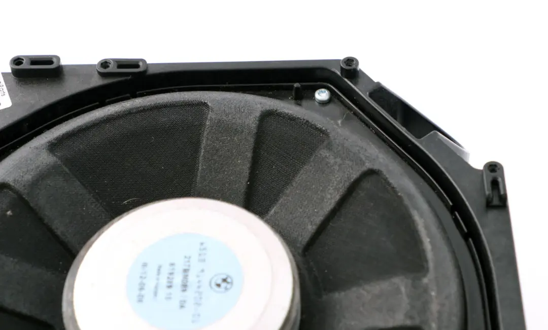 Zentralbass Hifi System Links für BMW E81 E82 E87 E88 E90 E91 E92 mit Teilenummer 9143143 BMW E81 E82 E87 E88 E90 E91 E92 Zentralbass Hifi System Links - SKU 9143143 - Teilenummer 9143143