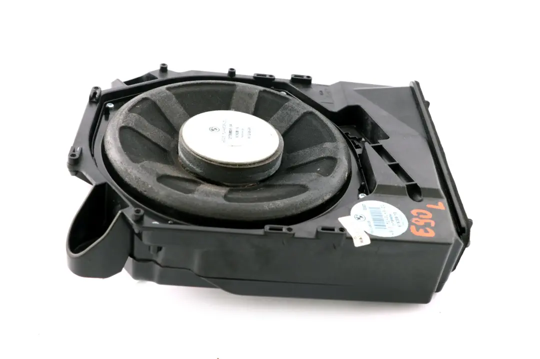 Sistema Hifi Central Bass Sinistro per BMW E81 E82 E87 E88 E90 E91 E92 con numero di parte 9143143 BMW E81 E82 E87 E88 E90 E91 E92 Sistema Hifi Central Bass Sinistro - SKU 9143143 - Numero di parte 9143143
