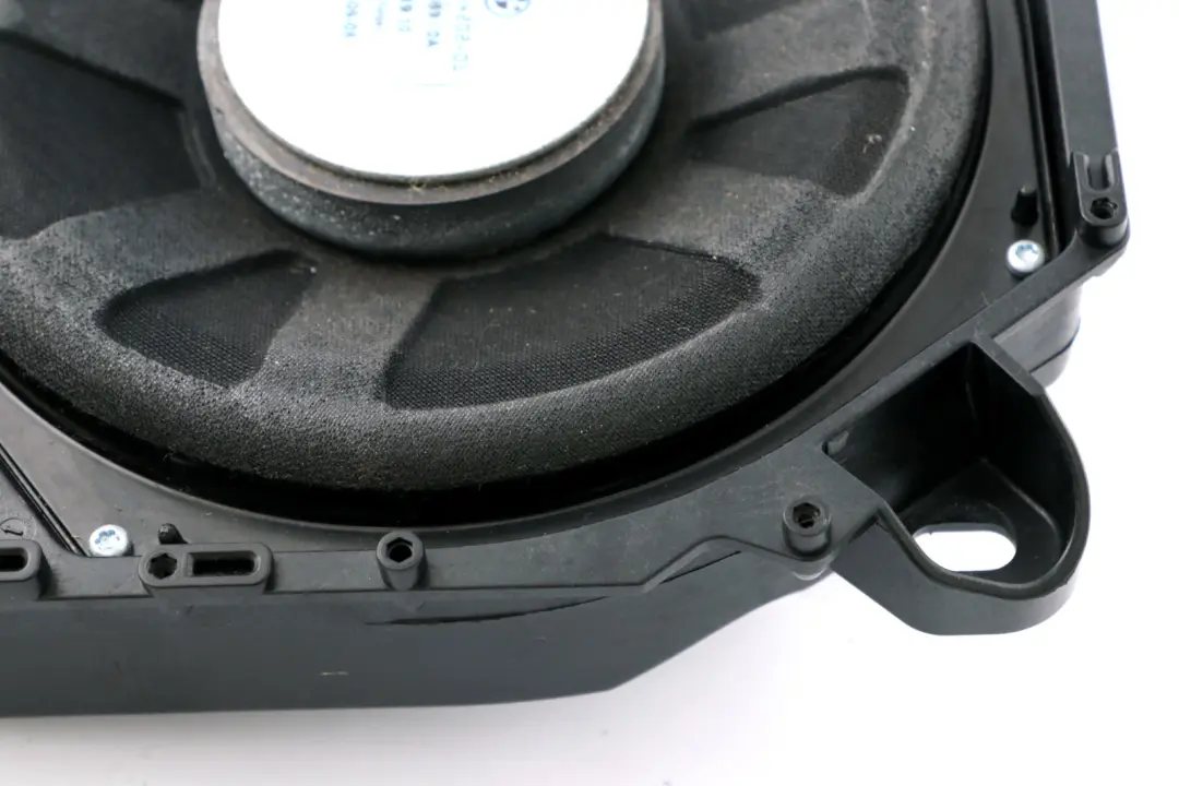 Zentralbass Hifi System Links für BMW E81 E82 E87 E88 E90 E91 E92 mit Teilenummer 9143143 BMW E81 E82 E87 E88 E90 E91 E92 Zentralbass Hifi System Links - SKU 9143143 - Teilenummer 9143143