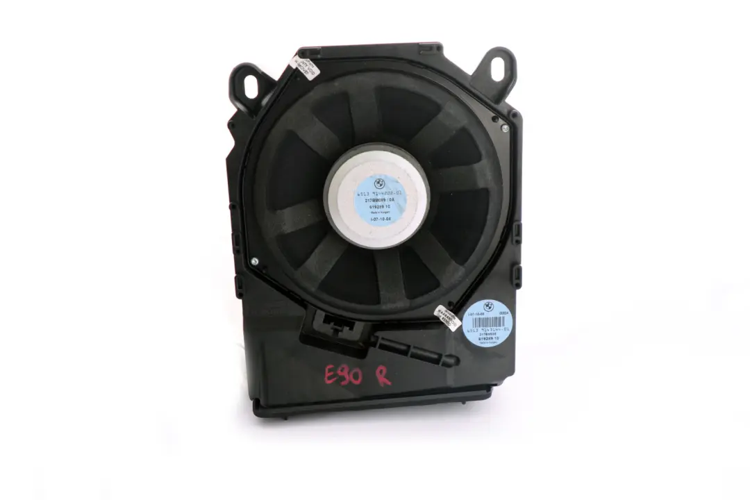 Central Bass Right HiFi System para BMW E81 E82 E87 E88 E90 E91 E92 con número de pieza 9143144 BMW E81 E82 E87 E88 E90 E91 E92 Central Bass Right HiFi System - SKU 9143144 - Número de pieza 9143144