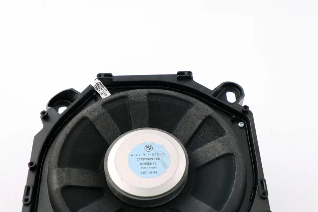 Central Bass HiFi System Right O/S to BMW E81 E82 E87 E88 E90 E91 E92 with Part number 9143144 BMW E81 E82 E87 E88 E90 E91 E92 Central Bass HiFi System Right O/S - SKU 9143144 - Part number 9143144