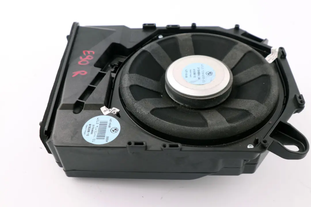 Sistema HiFi Centrale Basso Destro per BMW E81 E82 E87 E88 E90 E91 E92 con numero di parte 9143144 BMW E81 E82 E87 E88 E90 E91 E92 Sistema HiFi Centrale Basso Destro - SKU 9143144 - Numero di parte 9143144