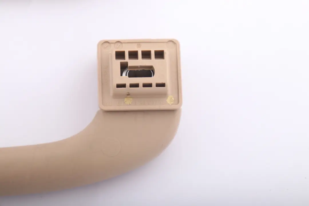 Juego Asidero Interior Techo Delantero Trasero Beige para BMW E90 E91 con número de pieza 9143522 BMW E90 E91 Juego Asidero Interior Techo Delantero Trasero Beige - SKU 9143522-1 - Número de pieza 9143522