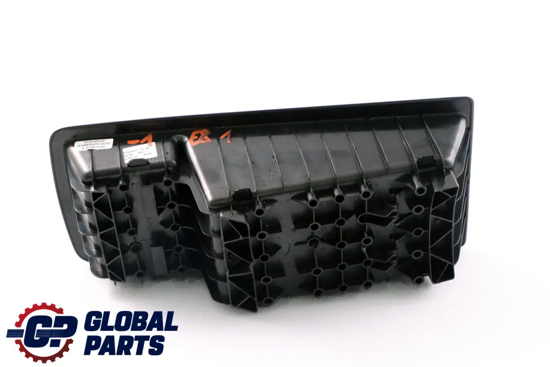 Vassoio Portaoggetti Sedile Centrale Nero per BMW E81 E82 con numero di parte 9143683 BMW E81 E82 Vassoio Portaoggetti Sedile Centrale Nero - SKU 9143683 - Numero di parte 9143683