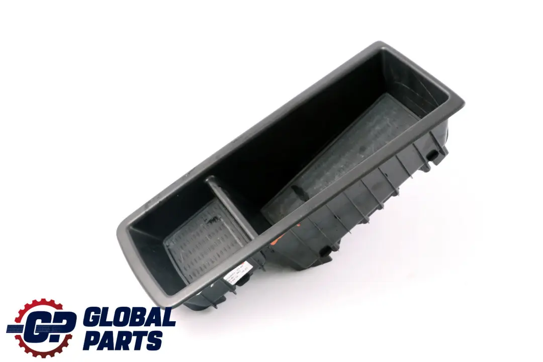 Oddments Bandeja Almacenamiento Centro Asiento Negro para BMW E81 E82 con número de pieza 9143683 BMW E81 E82 Oddments Bandeja Almacenamiento Centro Asiento Negro - SKU 9143683 - Número de pieza 9143683