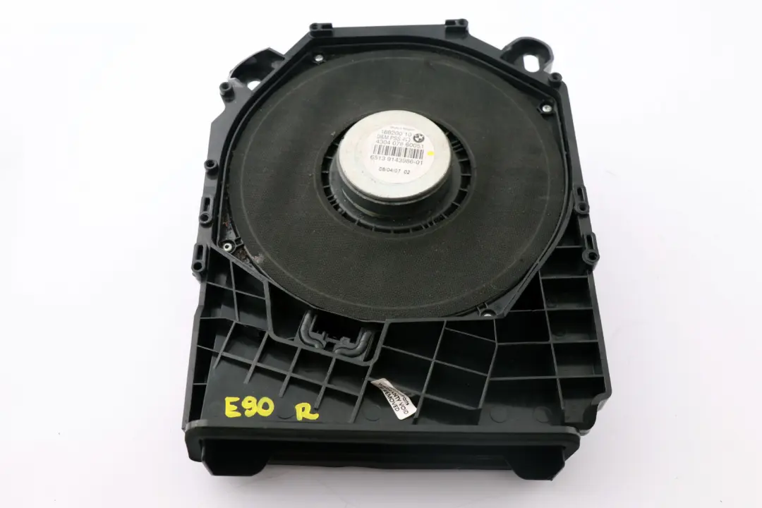 Altavoz Central de Graves Derecho para BMW E81 E82 E87 E90 E91 E92 con número de pieza 9143986 BMW E81 E82 E87 E90 E91 E92 Altavoz Central de Graves Derecho - SKU 9143986 - Número de pieza 9143986