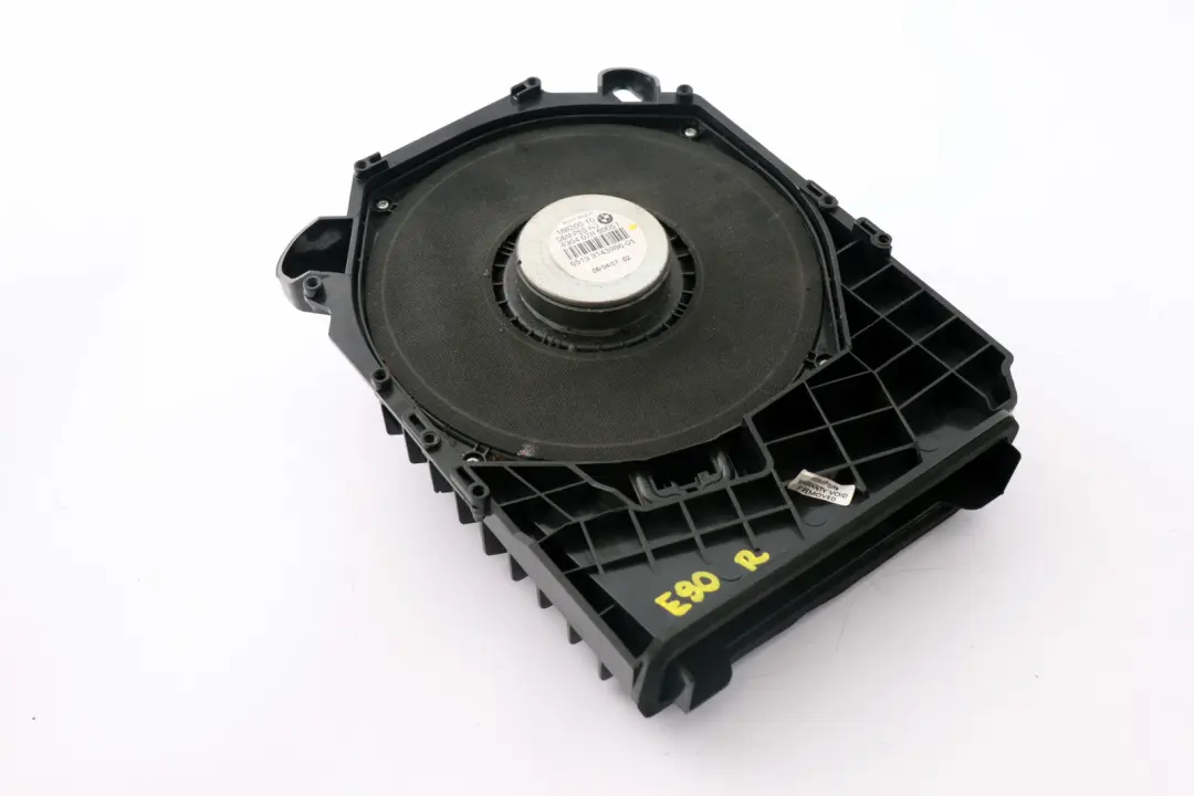 Altavoz Central de Graves Derecho para BMW E81 E82 E87 E90 E91 E92 con número de pieza 9143986 BMW E81 E82 E87 E90 E91 E92 Altavoz Central de Graves Derecho - SKU 9143986 - Número de pieza 9143986