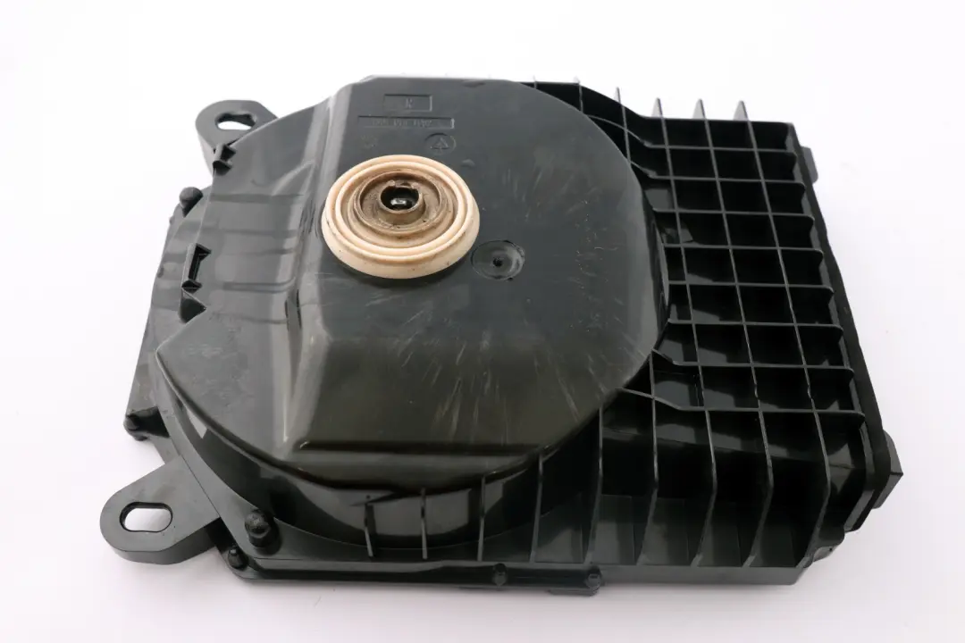 BMW E81 E82 E87 E90 E91 E92 Altavoz Central de Graves Derecho - SKU 9143986 - Número de pieza 9143986