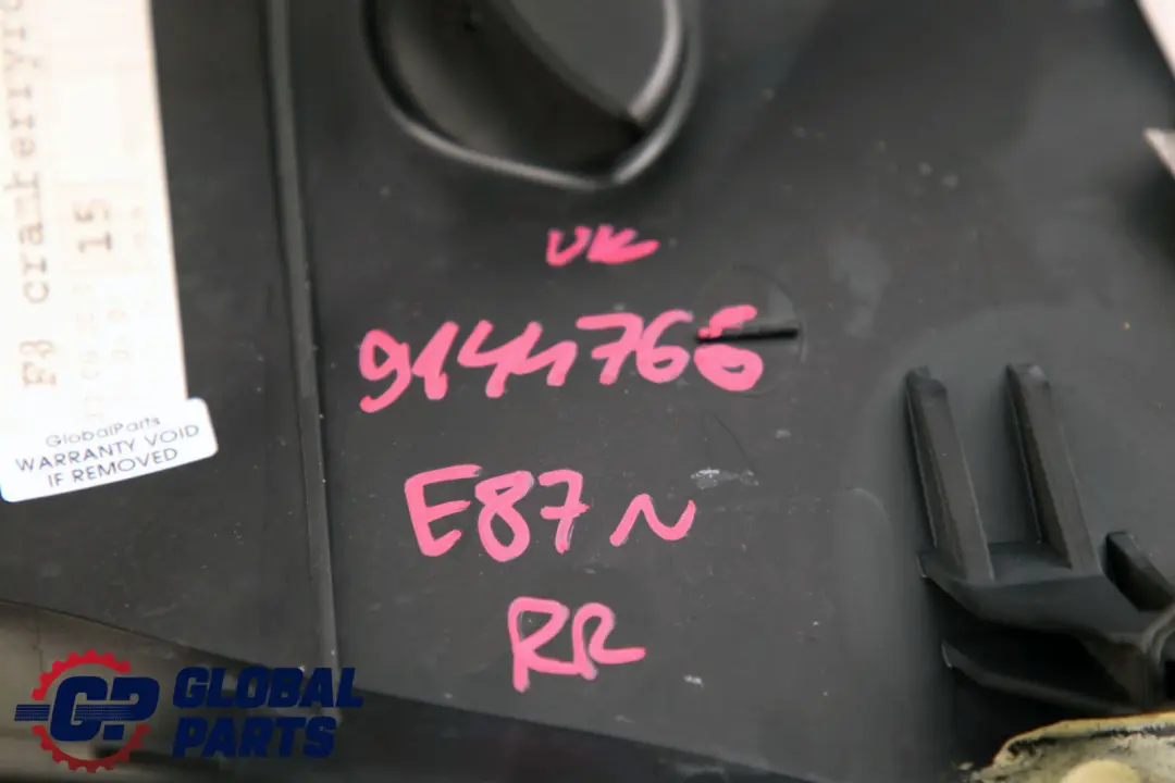 BMW E87 LCI Rücksitz Seitenverkleidung Ecke Rechts Schwarz Stoff Netzwerk Rot - SKU 9144766 - Teilenummer 9144766