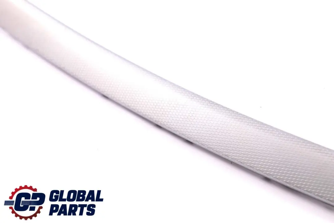 Striscia Decorativa Anteriore Destra O/S Porta Ghiaccio Argento per BMW E90 con numero di parte 9145408 BMW E90 Striscia Decorativa Anteriore Destra O/S Porta Ghiaccio Argento - SKU 9145408-1 - Numero di parte 9145408