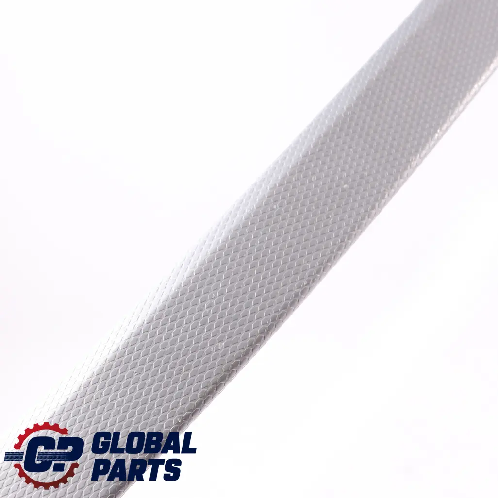 Baguette Décorative Porte Arrière Gauche Aluminium Argent Glacier pour BMW E90 E91 à propos du numéro de pièce 9145409 BMW E90 E91 Baguette Décorative Porte Arrière Gauche Aluminium Argent Glacier - SKU 9145409-3 - Numéro de pièce 9145409