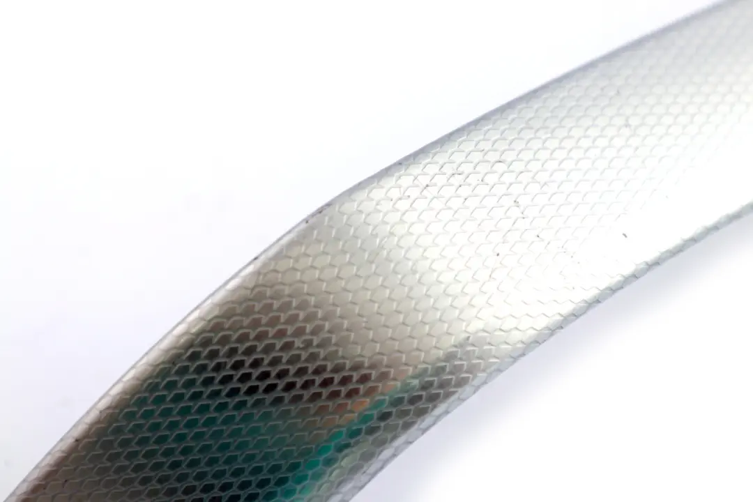 Listwa Ozdobna Drzwi Prawy Tył Tylna Aluminium Glacier Silver do BMW E90 E91 o numerze 9145410 BMW E90 E91 Listwa Ozdobna Drzwi Prawy Tył Tylna Aluminium Glacier Silver - SKU 9145410-2 - Numer Części 9145410