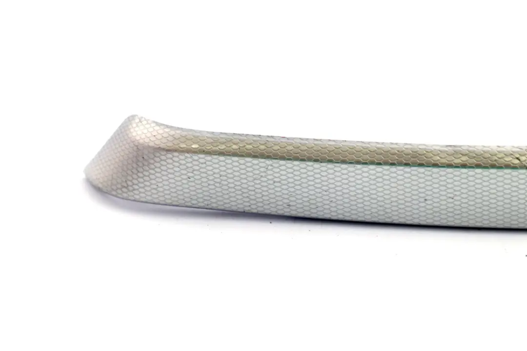 Striscia Decorativa Porta Posteriore Destra Alluminio Glacier Silver per BMW E90 E91 con numero di parte 9145410 BMW E90 E91 Striscia Decorativa Porta Posteriore Destra Alluminio Glacier Silver - SKU 9145410-2 - Numero di parte 9145410