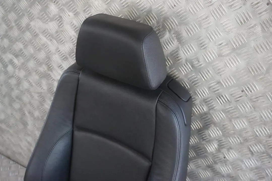 Sedile anteriore sinistro in pelle nera riscaldato M Sport per BMW E88 Cabrio con numero di parte 9145607 BMW E88 Cabrio Sedile anteriore sinistro in pelle nera riscaldato M Sport - SKU 9145607 - Numero di parte 9145607