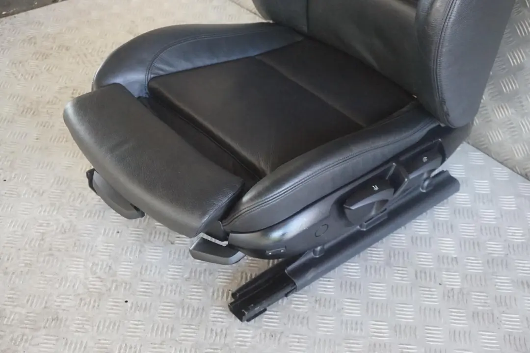 BMW E88 Convertible Heated M Sport Black Leather Front Left Seat - SKU 9145607 - Numéro de pièce 9145607