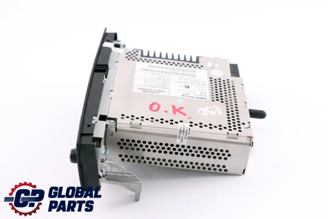 Radio CD Professional 6512 to BMW E81 E87 E90 E91 E92 with Part number 9150109 BMW E81 E87 E90 E91 E92 Radio CD Professional 6512 - SKU 9150109 - Part number 9150109