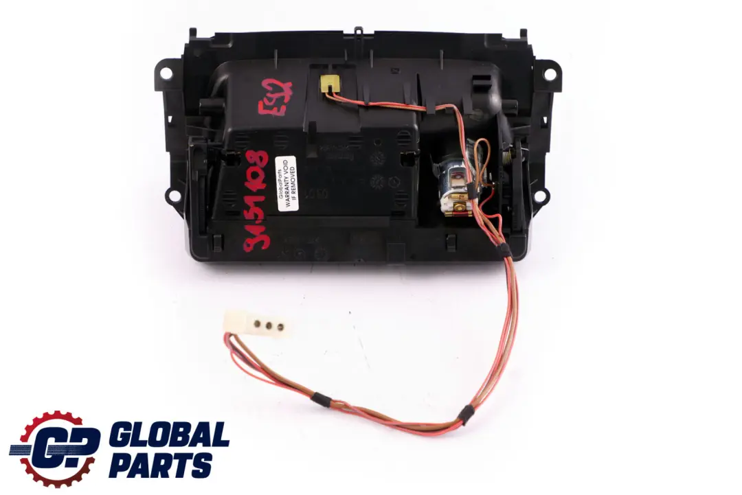 Alluminio Vassoio Portacenere Coperchio Anteriore Argento Ghiacciato per BMW E92 con numero di parte 9151108 BMW E92 Alluminio Vassoio Portacenere Coperchio Anteriore Argento Ghiacciato - SKU 9151108 - Numero di parte 9151108