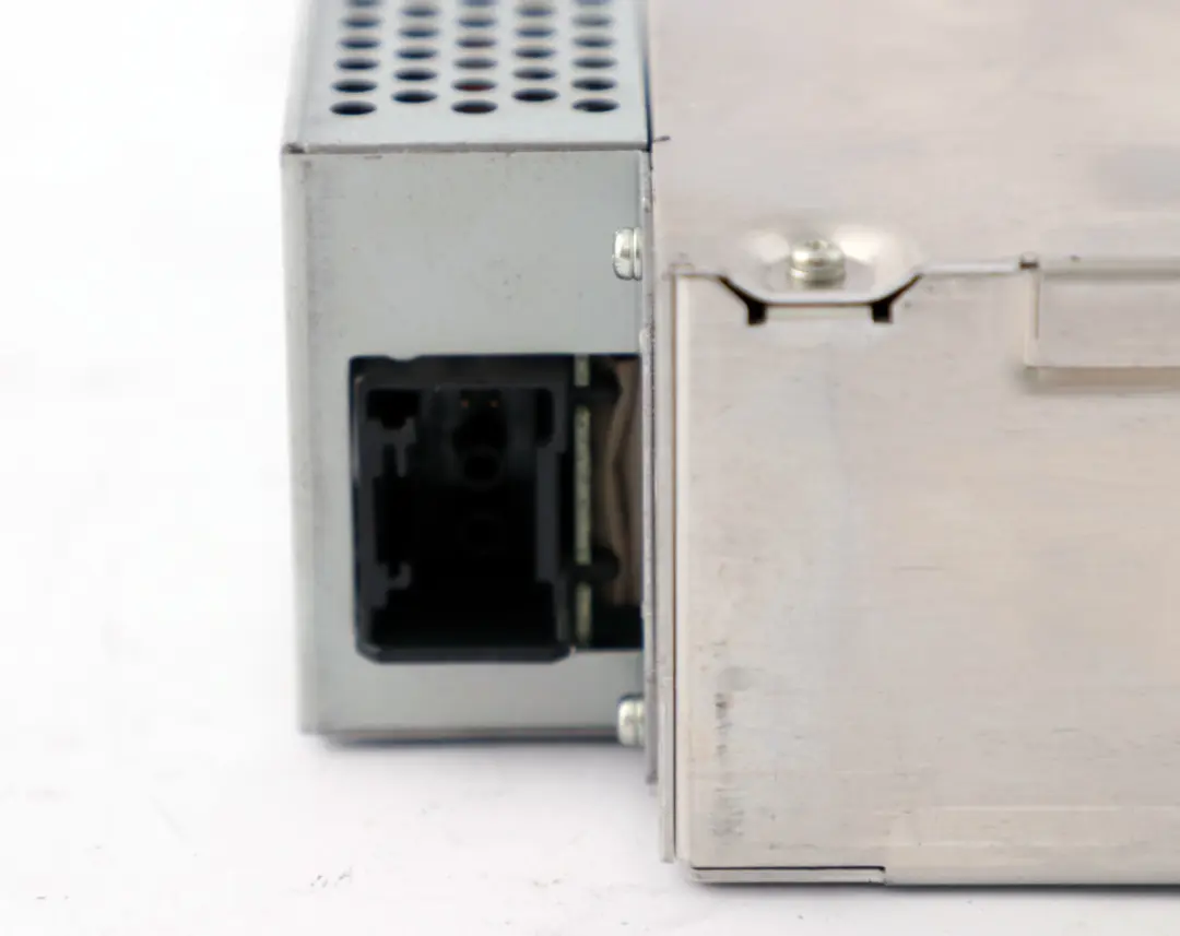 6-Fach CD-Wechsler für BMW X5 E70 X6 E71 Mini Cooper R55 R56 R57 mit Teilenummer 9230680 BMW X5 E70 X6 E71 Mini Cooper R55 R56 R57 6-Fach CD-Wechsler - SKU 9151148 - Teilenummer 9230680