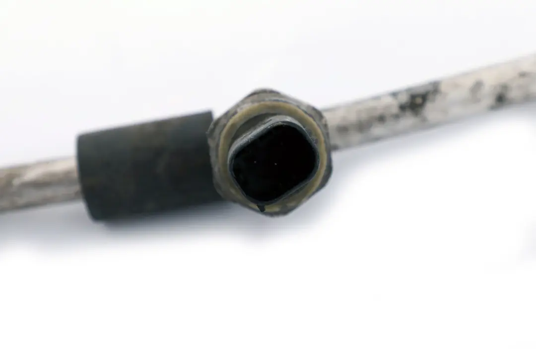 Ligne de Pression Kondensator-Verdampfer 6450 pour BMW E90 E91 E92 LCI à propos du numéro de pièce 9151739 BMW E90 E91 E92 LCI Ligne de Pression Kondensator-Verdampfer 6450 - SKU 9151739 - Numéro de pièce 9151739