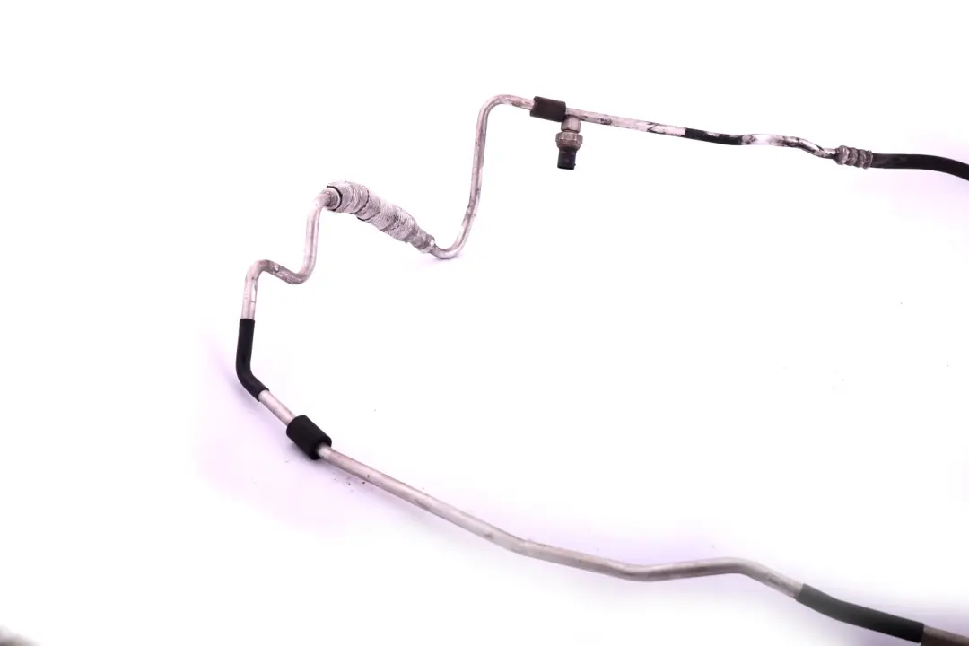 Tubo di Pressione Kondensator-Verdampfer 6450 per BMW E90 E91 E92 LCI con numero di parte 9151739 BMW E90 E91 E92 LCI Tubo di Pressione Kondensator-Verdampfer 6450 - SKU 9151739 - Numero di parte 9151739