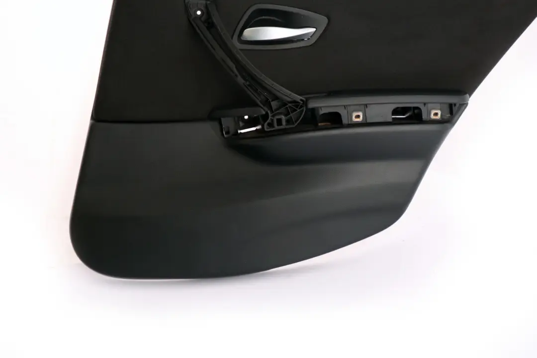 Panneau Portieres En Tissu Arriere Droite Noir pour BMW 3 E90 à propos du numéro de pièce 9152360 BMW 3 E90 Panneau Portieres En Tissu Arriere Droite Noir - SKU 9152360-2 - Numéro de pièce 9152360