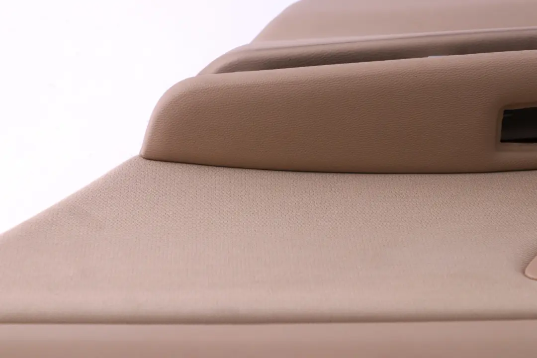 Tarjeta Puerta Trasera Panel De Ajuste Derecho Beige Forro Tela para BMW E90 con número de pieza 9152364 BMW E90 Tarjeta Puerta Trasera Panel De Ajuste Derecho Beige Forro Tela - SKU 9152364-2 - Número de pieza 9152364