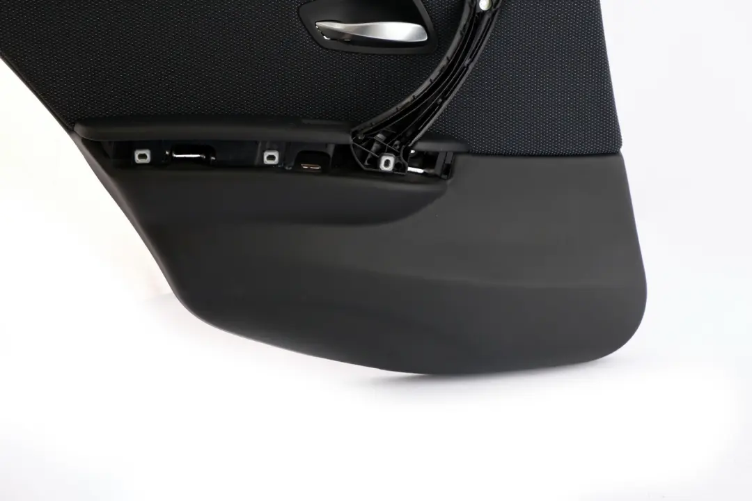 Alcantara Trasera Izquierda Tarjeta Puerta Azul Sombra para BMW E90 M Sport con número de pieza 9152497 BMW E90 M Sport Alcantara Trasera Izquierda Tarjeta Puerta Azul Sombra - SKU 9152497 - Número de pieza 9152497