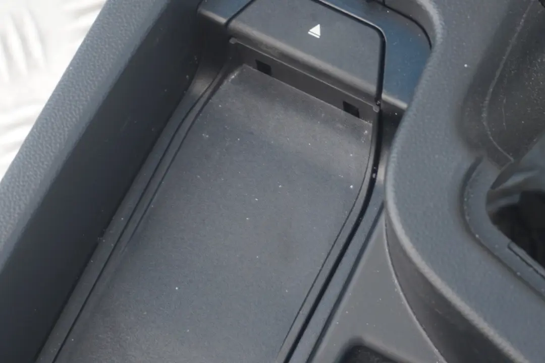 Split Slide Black Centre Console Armrest to BMW 3 Series 1 E90 E91 LCI E92 with Part number 51167137572 BMW 3 Series 1 E90 E91 LCI E92 Split Slide Black Centre Console Armrest - SKU rhd-9153215-1 - Part number 51167137572