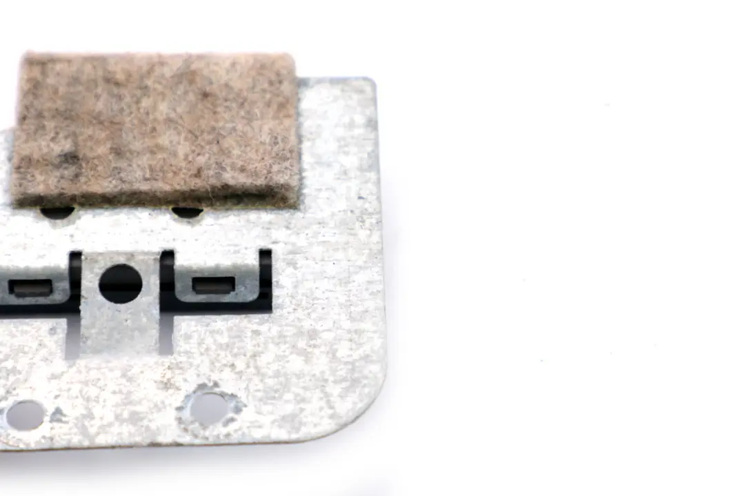 Module D'Antenne GPS pour BMW E93 Cabriolet à propos du numéro de pièce 9154413 BMW E93 Cabriolet Module D'Antenne GPS - SKU 9154413 - Numéro de pièce 9154413