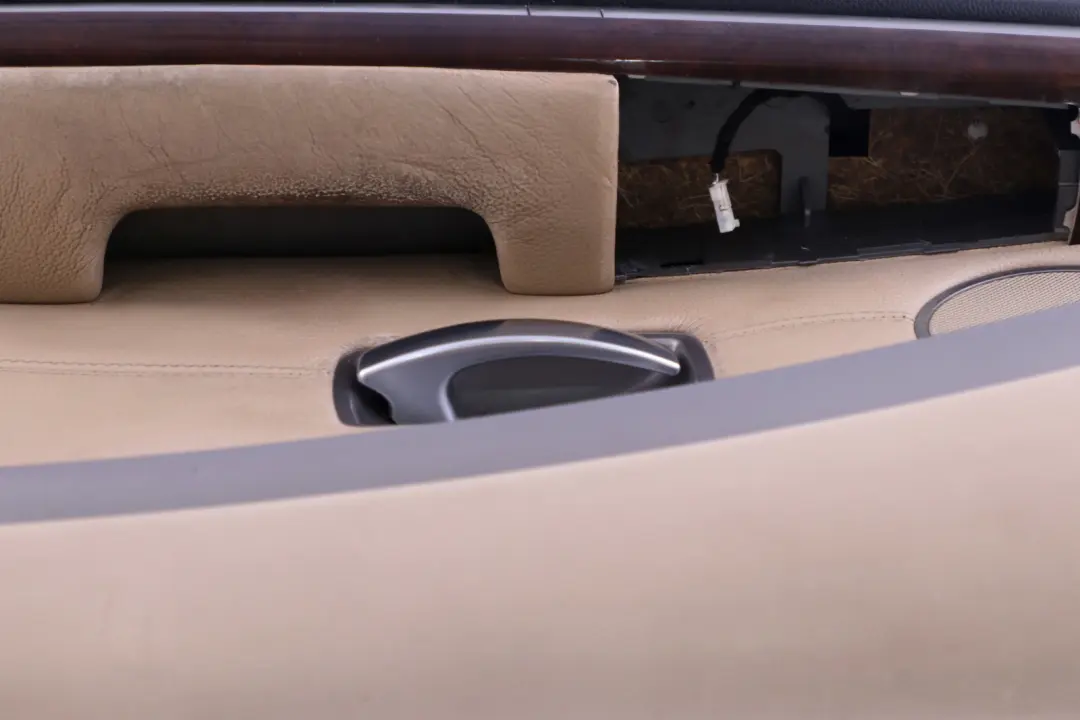 Front Right O/S Door Card Leather Cream Beige Lining Trim to BMW 7 Series E65 E66 with Part number 9154462 BMW 7 Series E65 E66 Front Right O/S Door Card Leather Cream Beige Lining Trim - SKU 9154462 - Part number 9154462