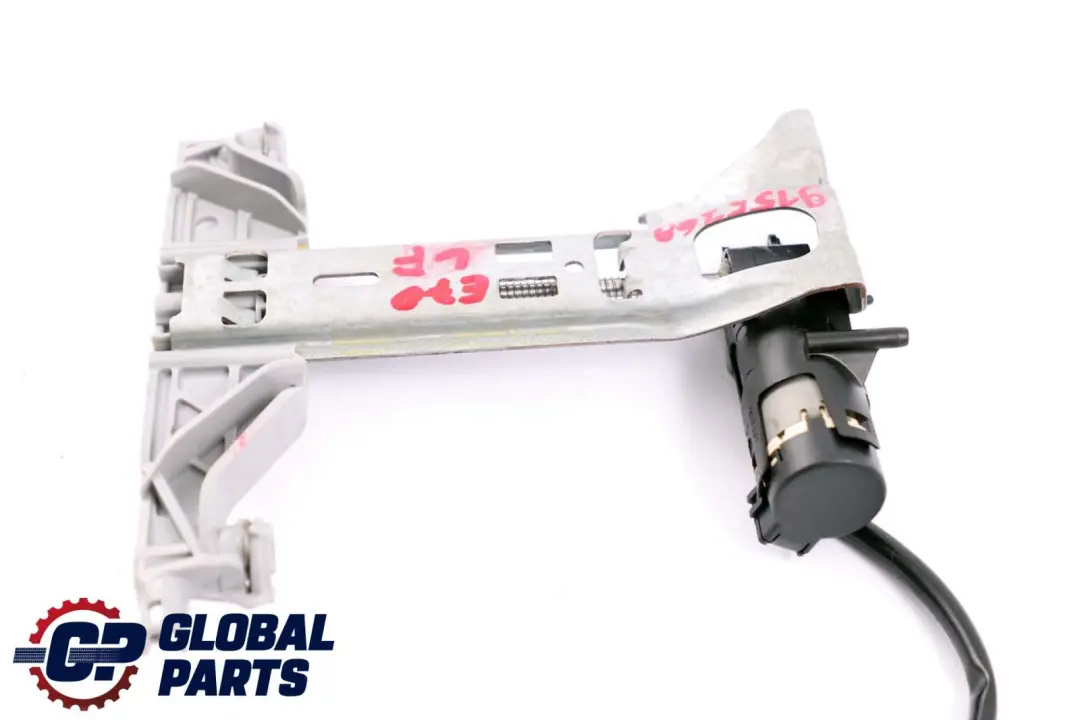 Actuador de Ajuste Reposacabezas del Asiento Pasajero Delantero para BMW 5 X5 E60 E70 con número de pieza 9155768 BMW 5 X5 E60 E70 Actuador de Ajuste Reposacabezas del Asiento Pasajero Delantero - SKU 9155768 - Número de pieza 9155768